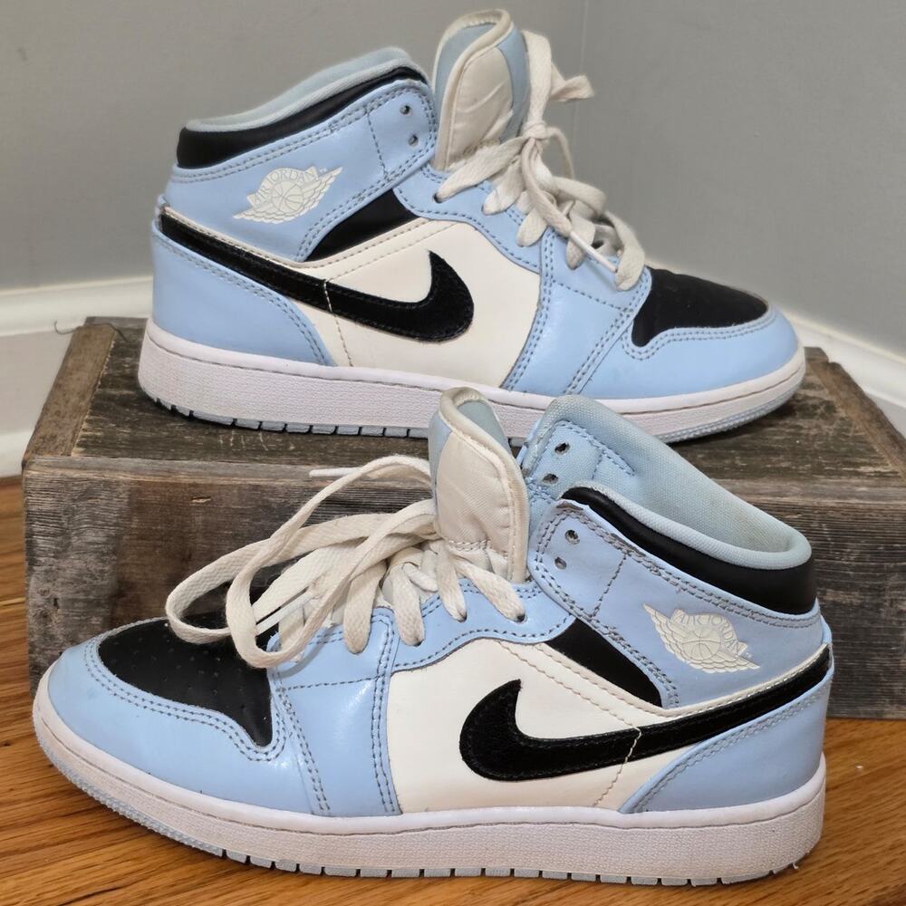 Authentic Jordan 1 Mid GS Ice Blue Black White Sneakers 4.5Y / Women's 6